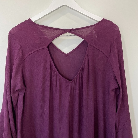 Lush Purple V-Neck Open Back Lightweight Blouse Plus Size - Picture 5 of 6